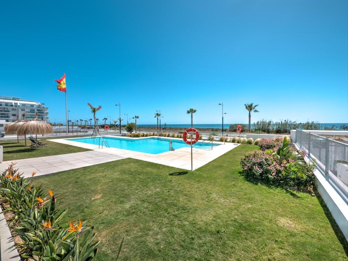 New Beach Front Apartment With Large Balcony Torrox Luaran gambar