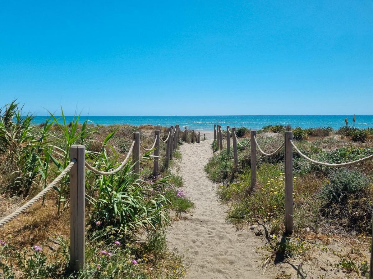 New Beach Front Apartment With Large Balcony Torrox Luaran gambar