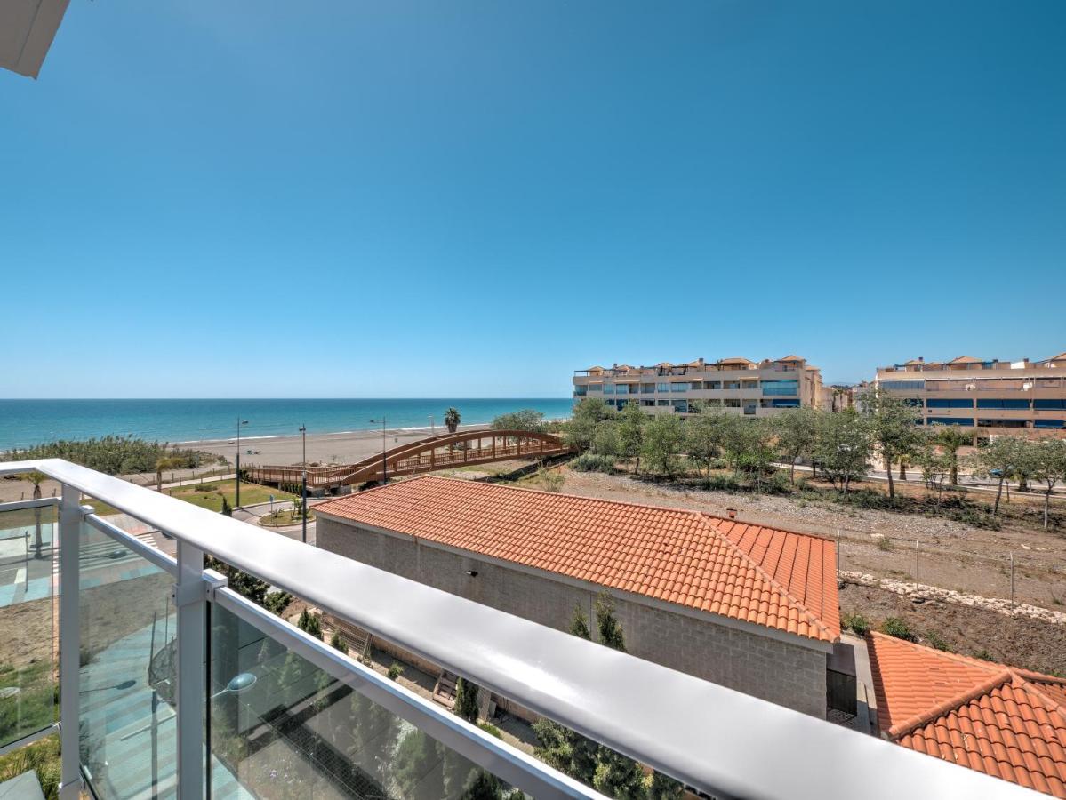 New Beach Front Apartment With Large Balcony Torrox Luaran gambar