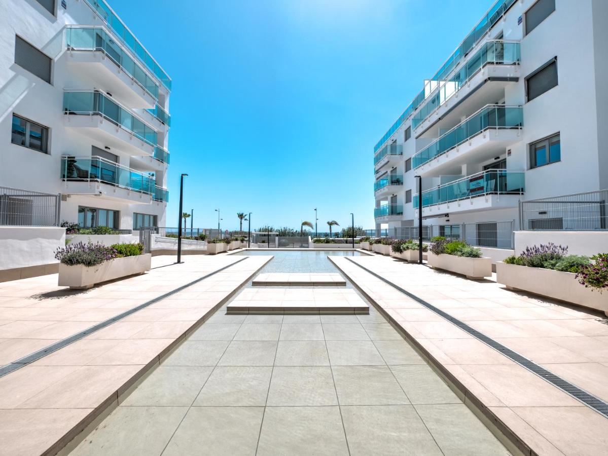 New Beach Front Apartment With Large Balcony Torrox Luaran gambar